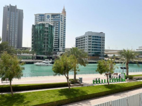 2 Bedroom Escape with Relaxing Marina Views